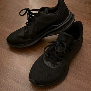 Nike all black tennis shoes size 9.5